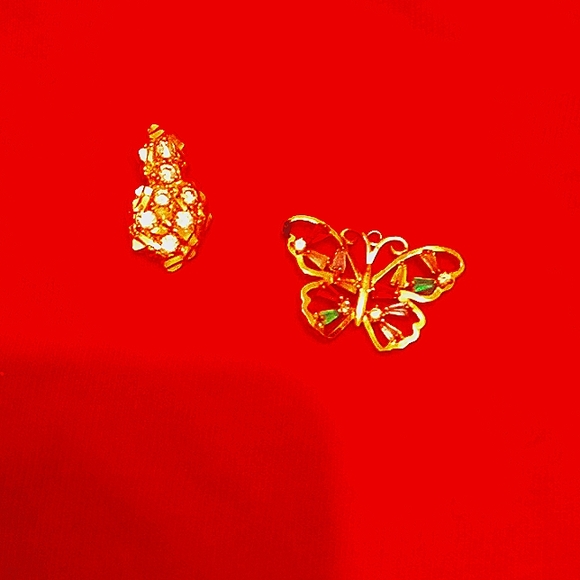 Pendants - Picture 1 of 1